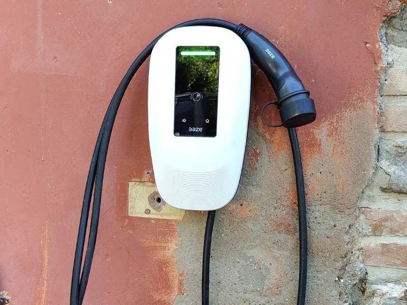 wall box daze con cavo integrato installata su muro