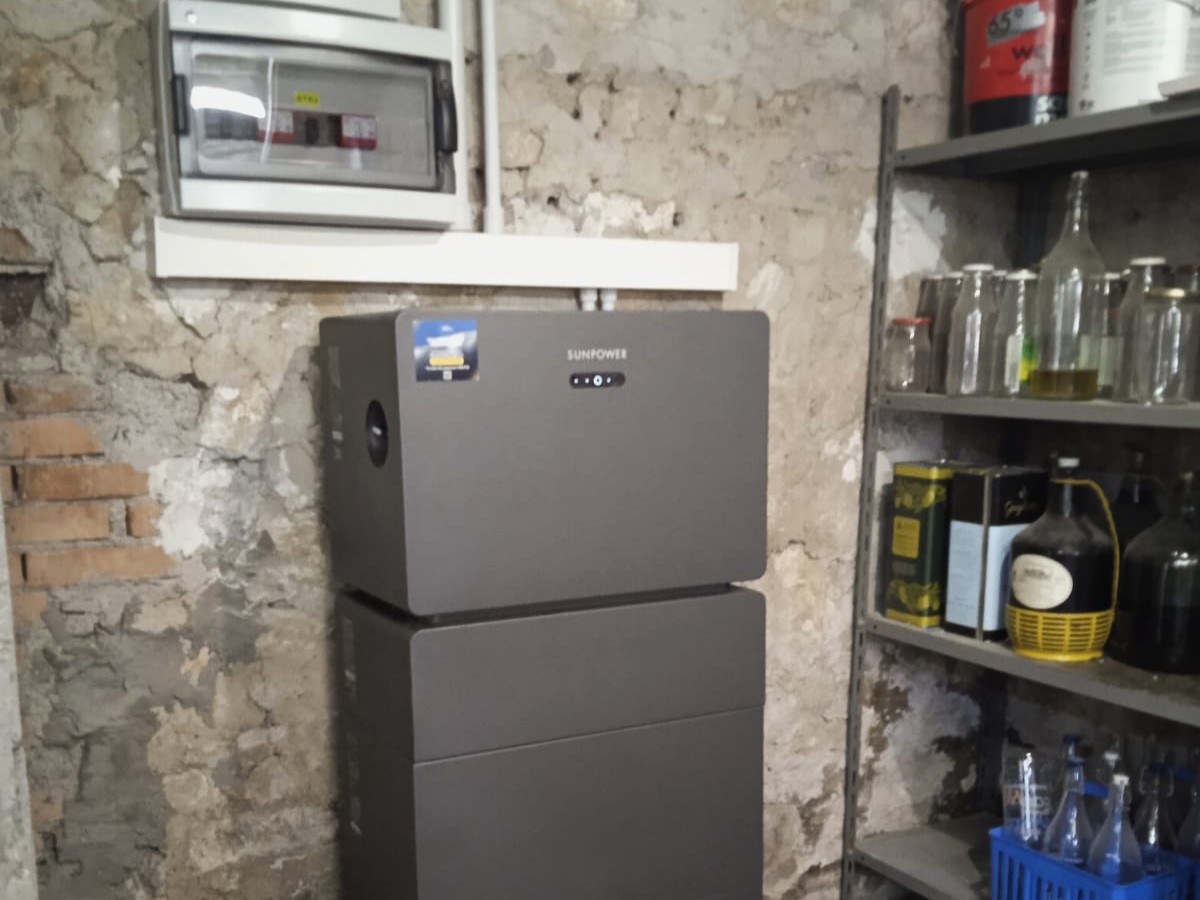 Sistema di accumulo batteria SunPower e quadro elettr